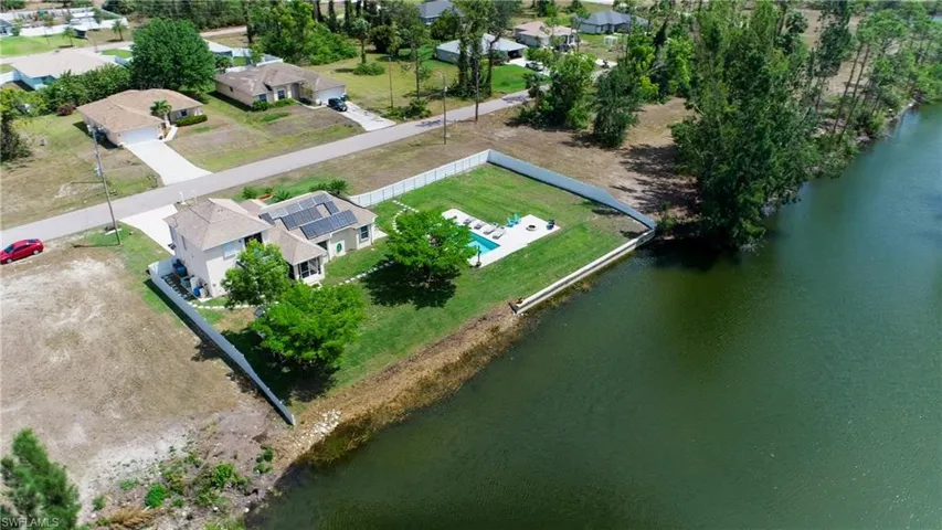 2012 33rd Ln, Cape Coral, Florida 33909