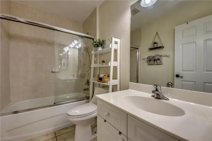 2012 33rd Ln, Cape Coral, Florida 33909