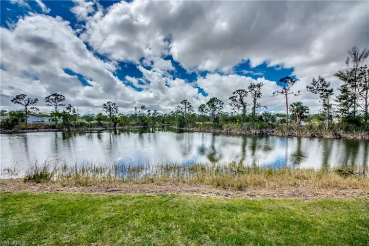 2012 33rd Ln, Cape Coral, Florida 33909