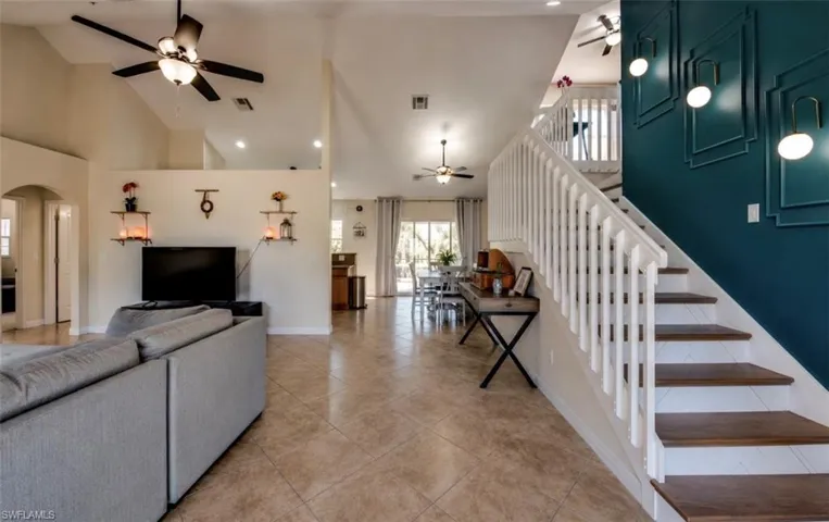 2012 33rd Ln, Cape Coral, Florida 33909