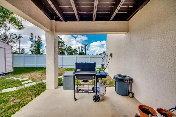 2012 33rd Ln, Cape Coral, Florida 33909