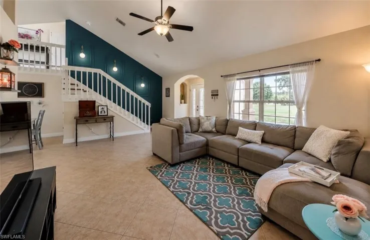2012 33rd Ln, Cape Coral, Florida 33909