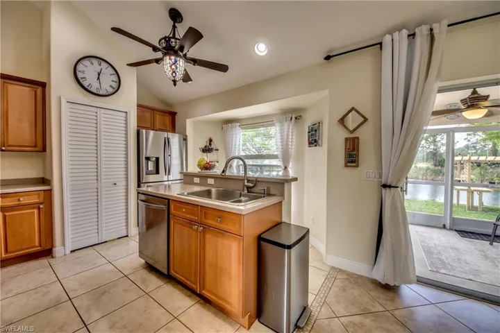 2012 33rd Ln, Cape Coral, Florida 33909