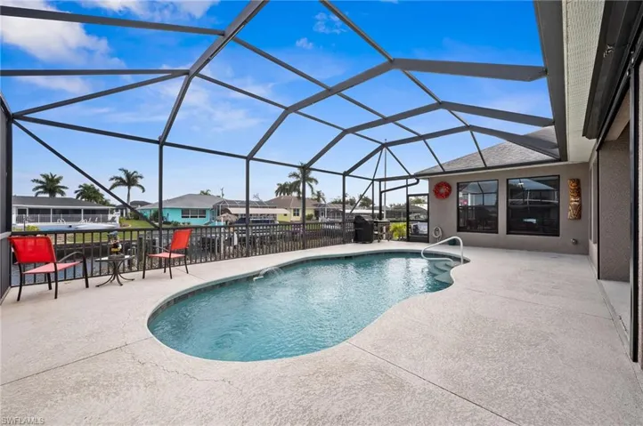 Large Pool Screened Deck Space
