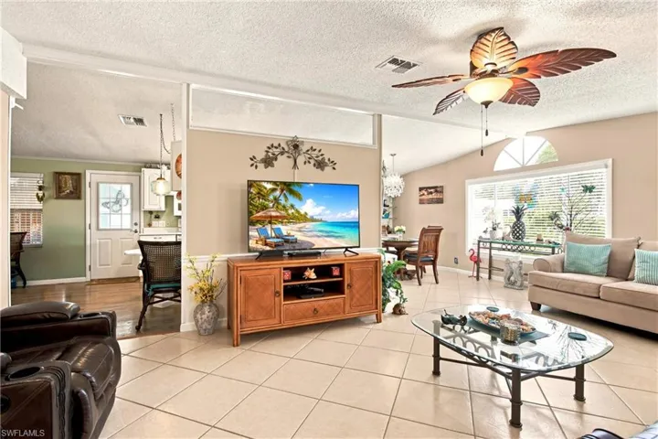 18 Grosbeak Ln 18, Naples, Florida 34114