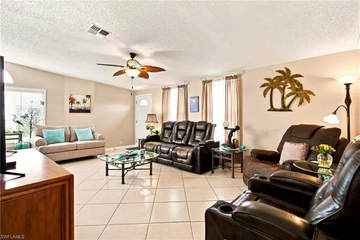 18 Grosbeak Ln 18, Naples, Florida 34114