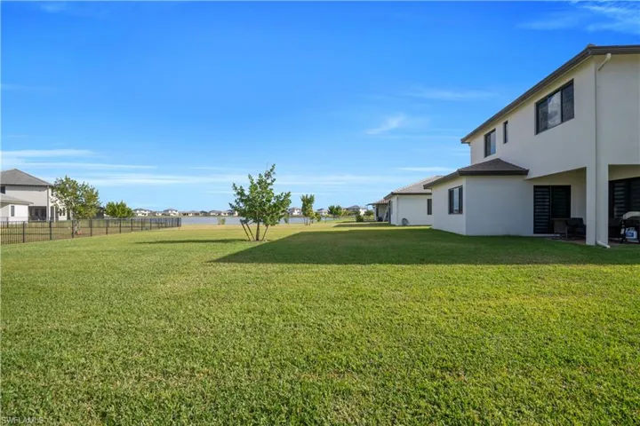 View of yard with a residential view