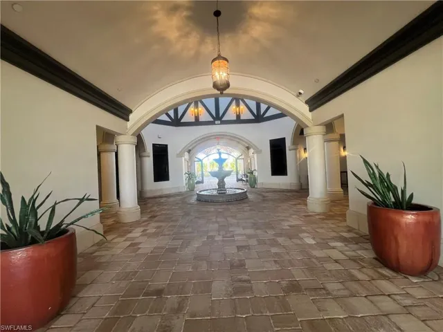 9727  Acqua  CT, Naples, FL 34113