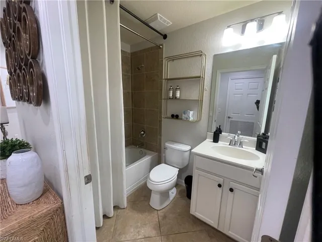 9727 Acqua Ct 418, Naples, Florida 34113