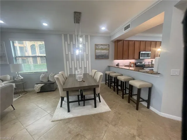 9727 Acqua Ct 418, Naples, Florida 34113