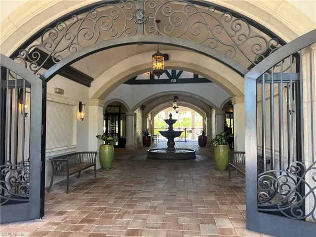 9727  Acqua  CT, Naples, FL 34113
