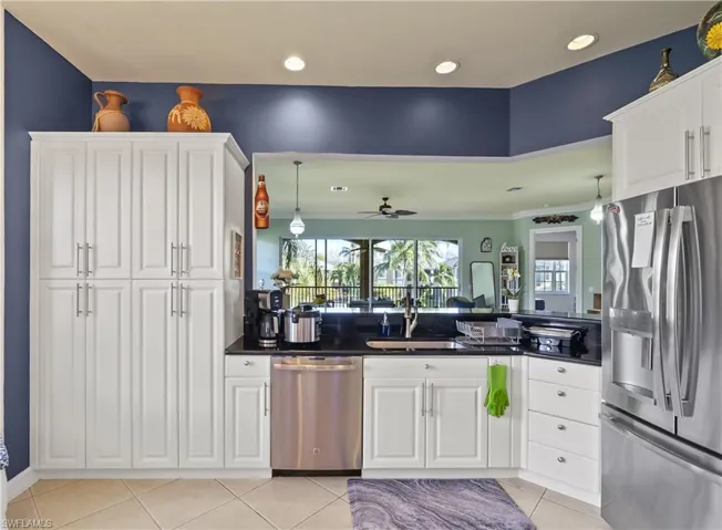 5021 5021 Maxwell Circle #201 Cir 3-201, Naples, Florida 34105