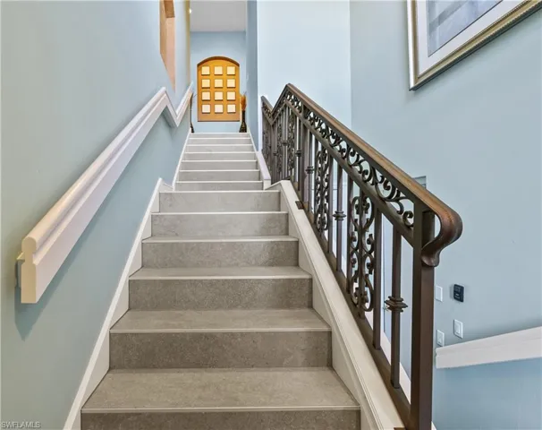 5021 5021 Maxwell Circle #201 Cir 3-201, Naples, Florida 34105
