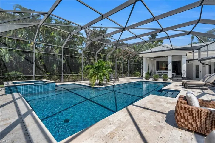 Resort style Pool.....wow!