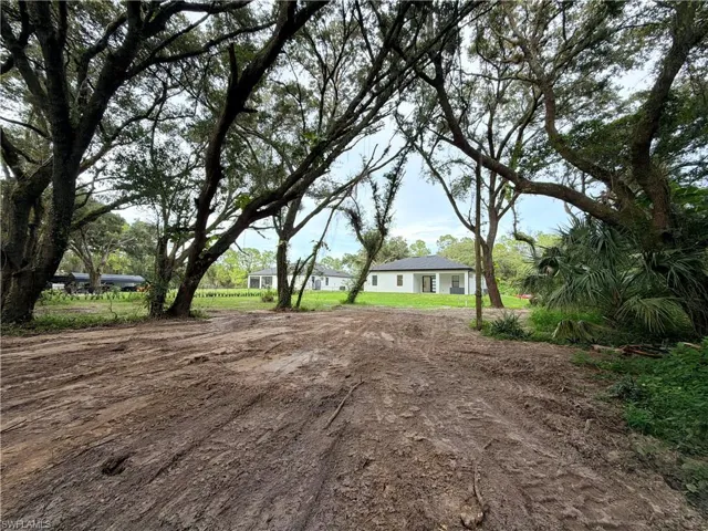 1919 Robert Ave, Lehigh Acres, Florida 33972