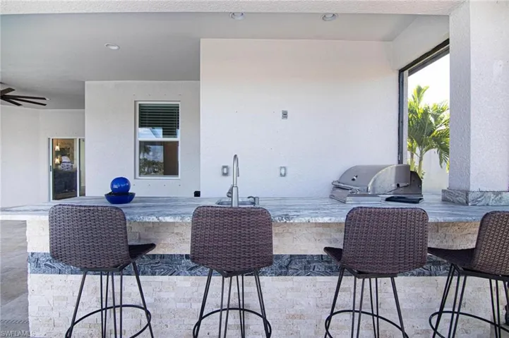 Outdoor kitchen bar