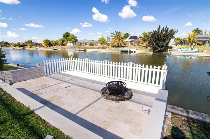 Fenced dock