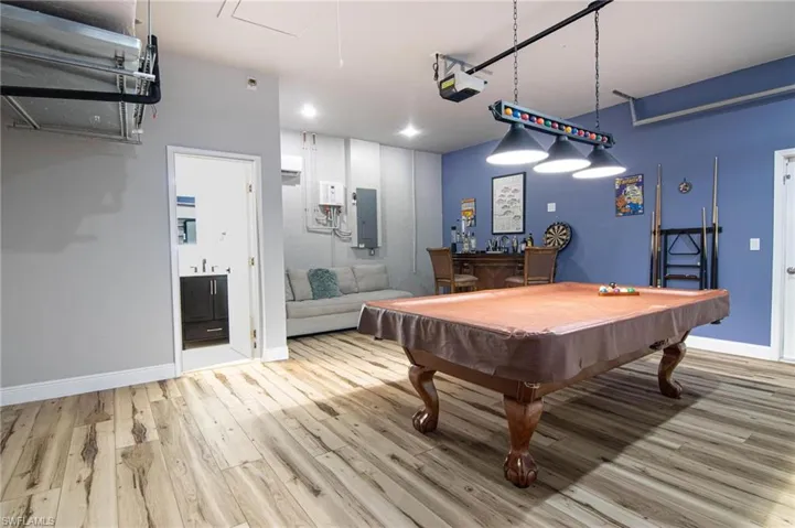 Entertainment room with A/C and full bathroom