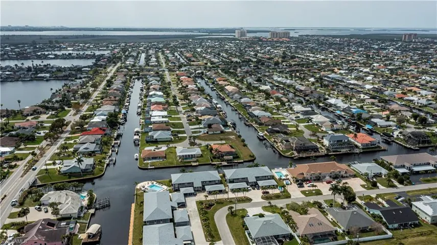 822 SW 48th TER # 103, CAPE CORAL FL 33914