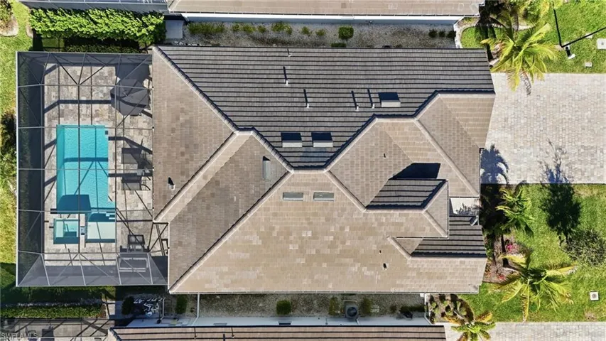 Aerial view of property and surrounding area