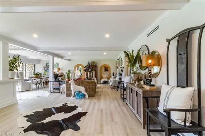 104  Clubhouse  DR, Naples, FL 34105