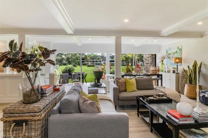 104  Clubhouse  DR, Naples, FL 34105