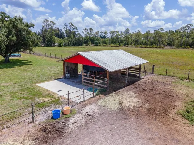 24 x 24 barn with run out stalls