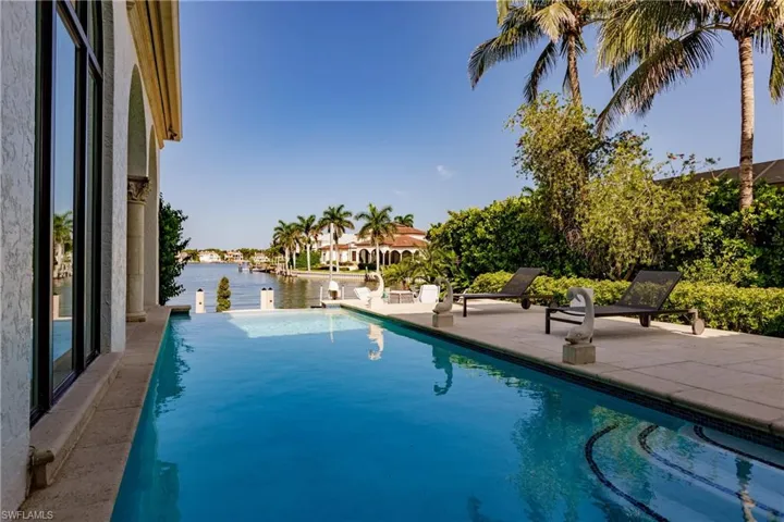 2450 Tarpon Rd, Naples, Florida 34102