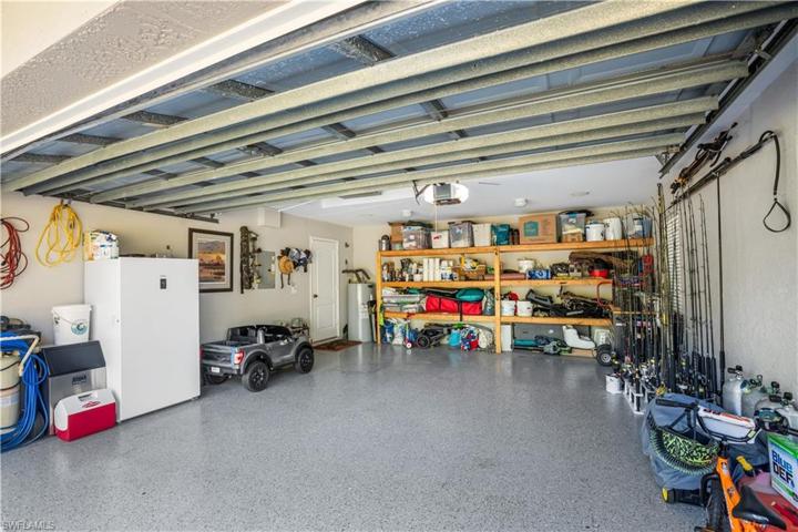 1 Car Garage