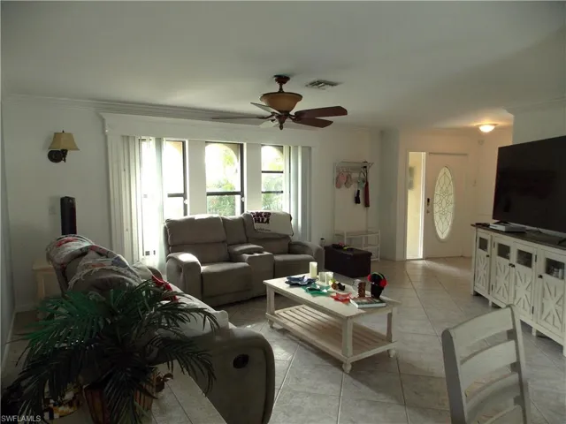 911 Se 34th Ter, Cape Coral Fl 33904