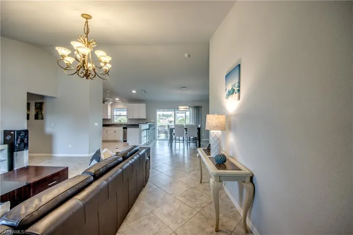 Foyer/ entry way