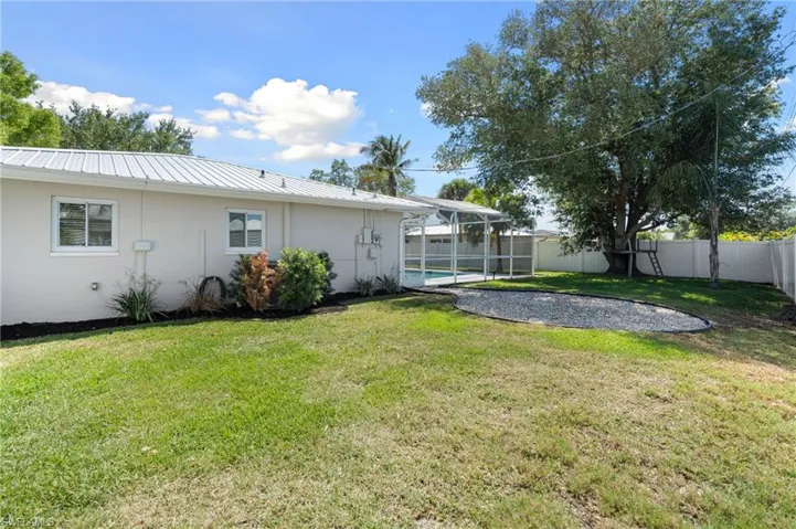 5664  Natoma  DR, Fort Myers, FL 33919