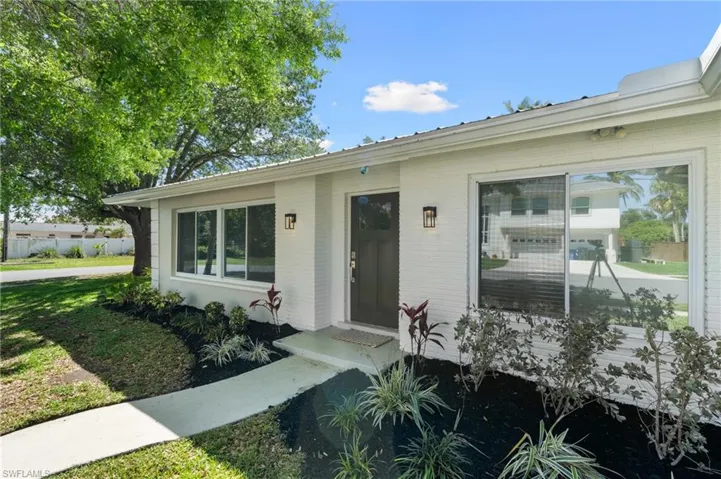 5664  Natoma  DR, Fort Myers, FL 33919