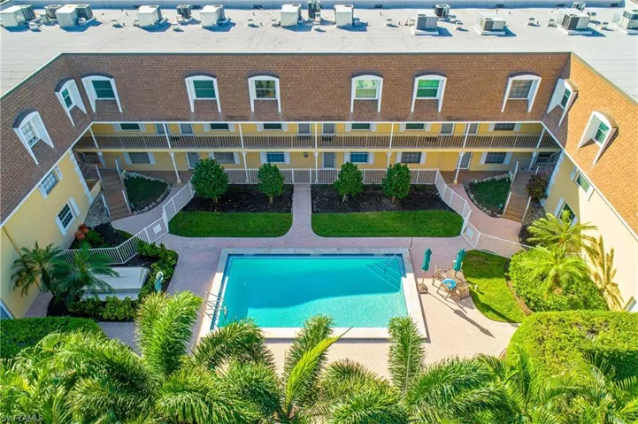 A quiet and friendly community with a swimming pool