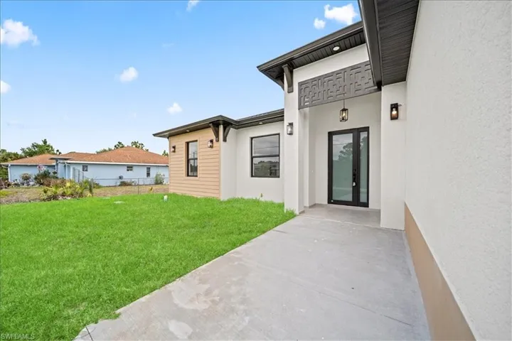 910 Plumosa Ave, Lehigh Acres, Florida 33972