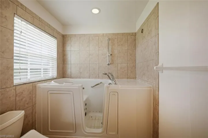 3033 Driftwood Way 3407, Naples, Florida 34109