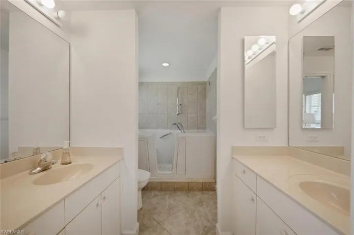 3033 Driftwood Way 3407, Naples, Florida 34109