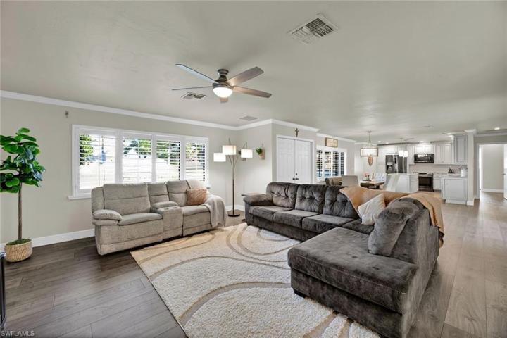 6735  Highland Pines  CIR, Fort Myers, FL 33966