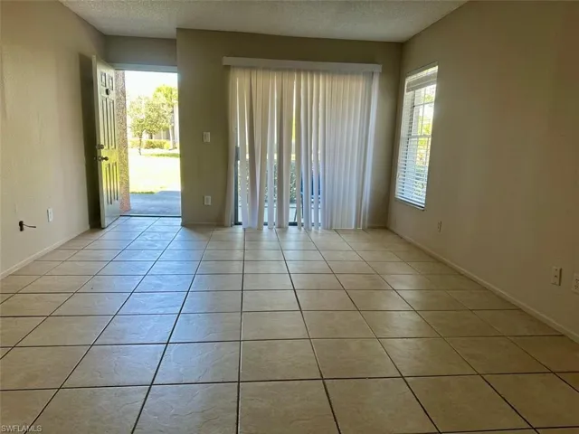 142 Santa Clara Dr 16, Naples, Florida 34104