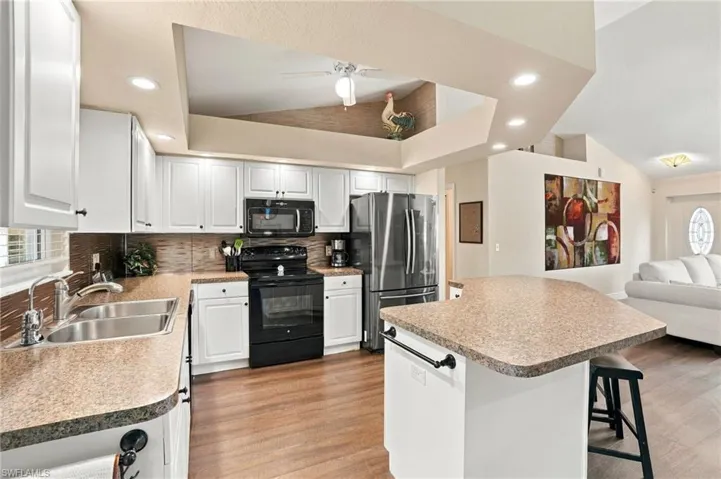 6138 Laurelwood Dr, Fort Myers, Florida 33905