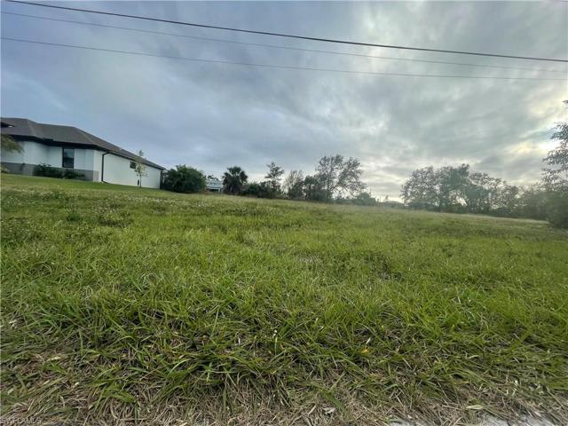 2302 SW 16th TER, CAPE CORAL FL 33991