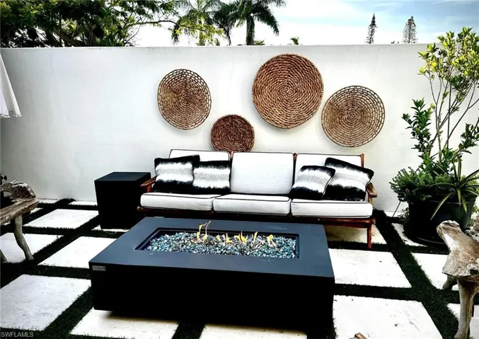 Pool with 2 fire features