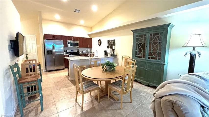Kitchen & Dining areas 4612