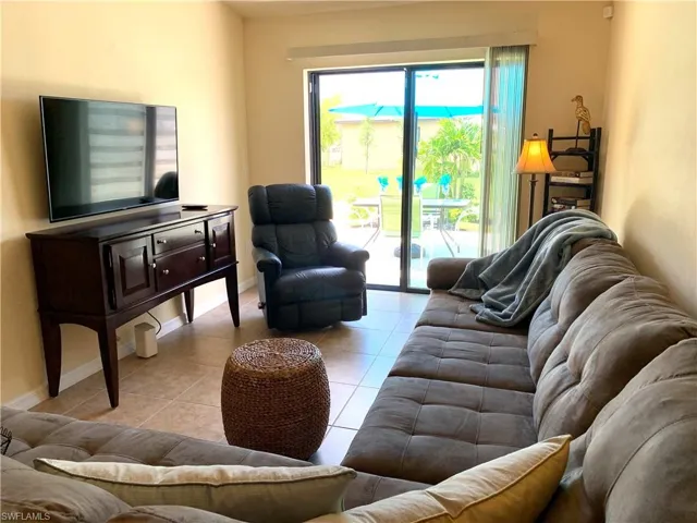 4614 Living area with view to 13'x13' patio