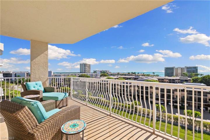 1111  Swallow  AVE, MARCO ISLAND, FL 34145
