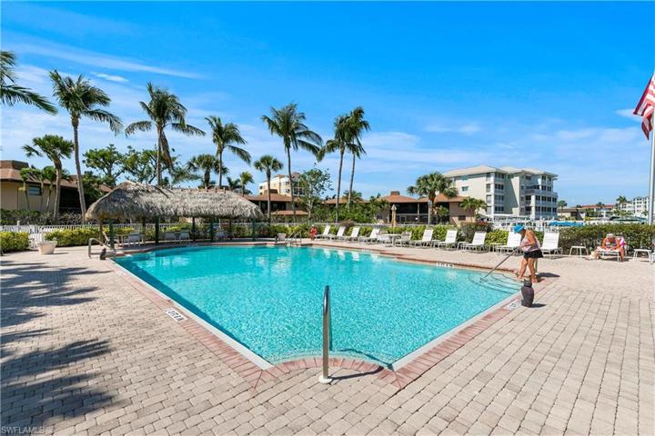 1111  Swallow  AVE, MARCO ISLAND, FL 34145