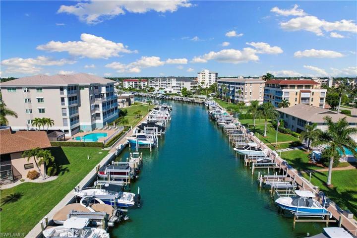1111  Swallow  AVE, MARCO ISLAND, FL 34145