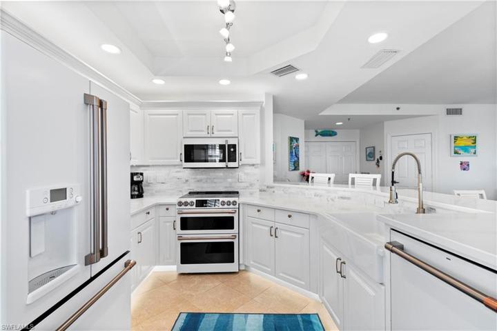 1111  Swallow  AVE, MARCO ISLAND, FL 34145