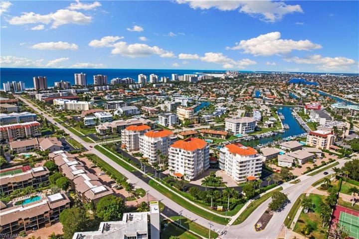 1111  Swallow  AVE, MARCO ISLAND, FL 34145