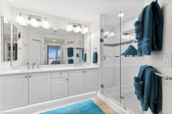 1111  Swallow  AVE, MARCO ISLAND, FL 34145